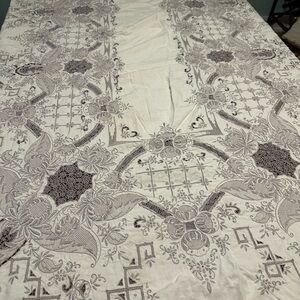 Madeira Handcrafted Elegant Cream and Gray Tablecloth